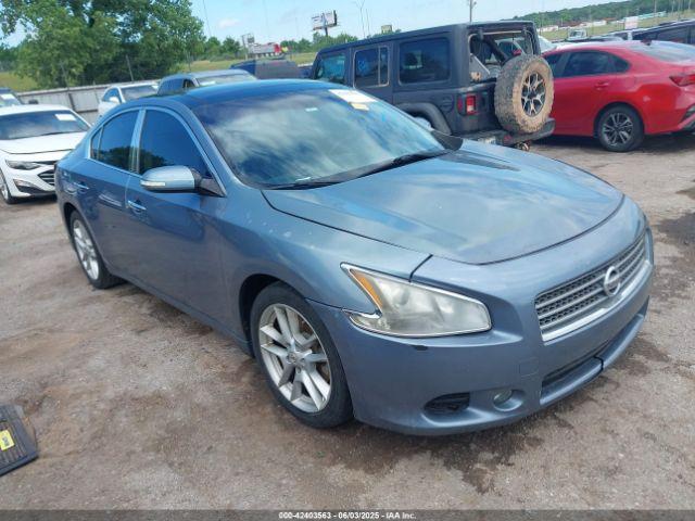  Salvage Nissan Maxima