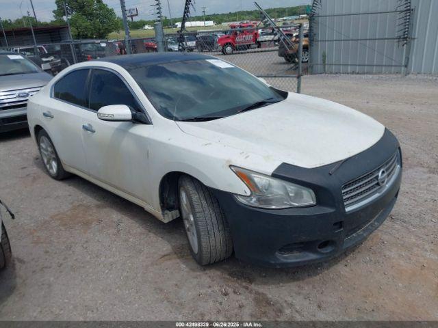  Salvage Nissan Maxima