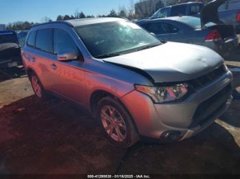  Salvage Mitsubishi Outlander