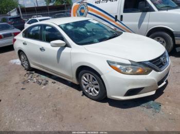  Salvage Nissan Altima