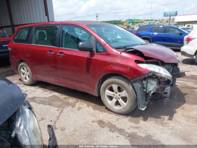  Salvage Toyota Sienna