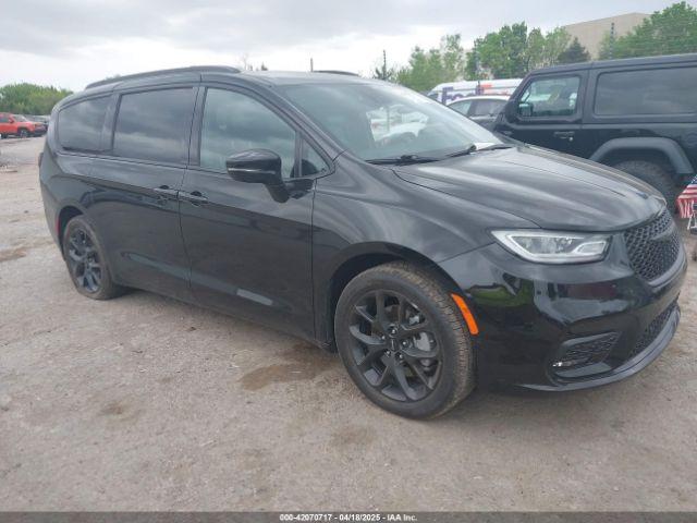  Salvage Chrysler Pacifica