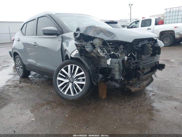  Salvage Nissan Kicks