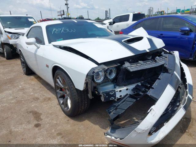  Salvage Dodge Challenger
