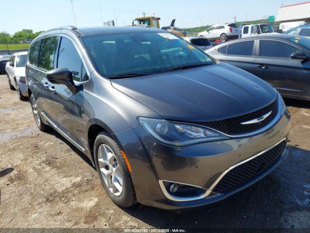  Salvage Chrysler Pacifica