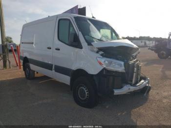  Salvage Mercedes-Benz Sprinter 2500