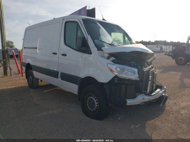  Salvage Mercedes-Benz Sprinter 2500