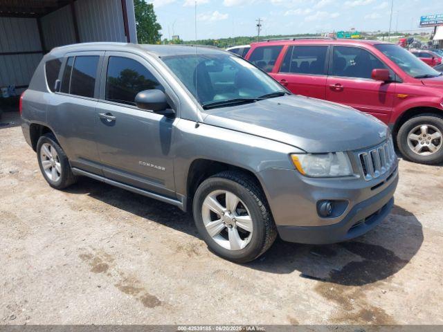  Salvage Jeep Compass