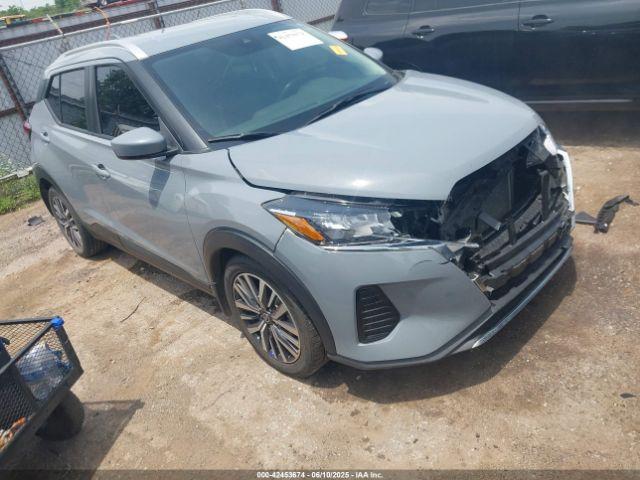  Salvage Nissan Kicks