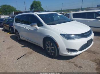 Salvage Chrysler Pacifica