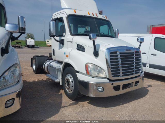  Salvage Freightliner Cascadia 113