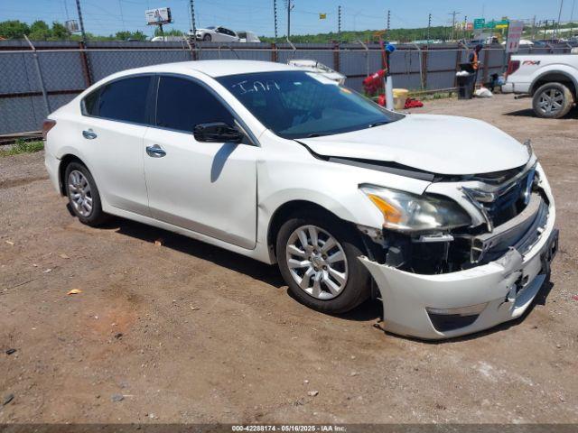  Salvage Nissan Altima