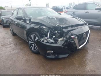 Salvage Nissan Altima
