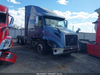 Salvage Volvo Vnr