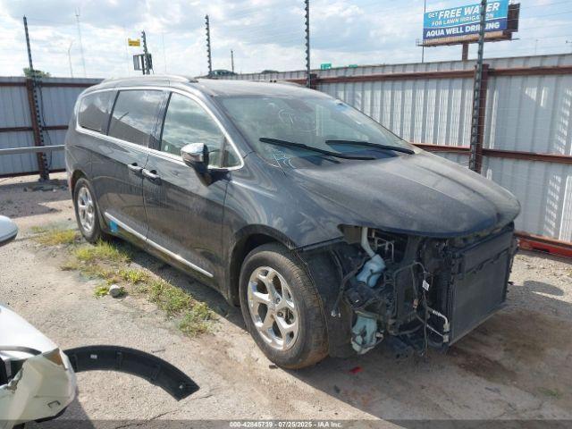  Salvage Chrysler Pacifica