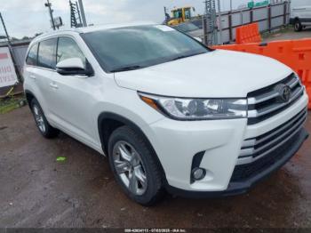  Salvage Toyota Highlander