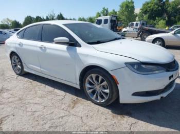  Salvage Chrysler 200