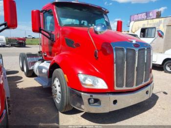  Salvage Peterbilt 579