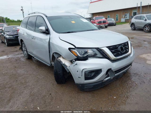  Salvage Nissan Pathfinder