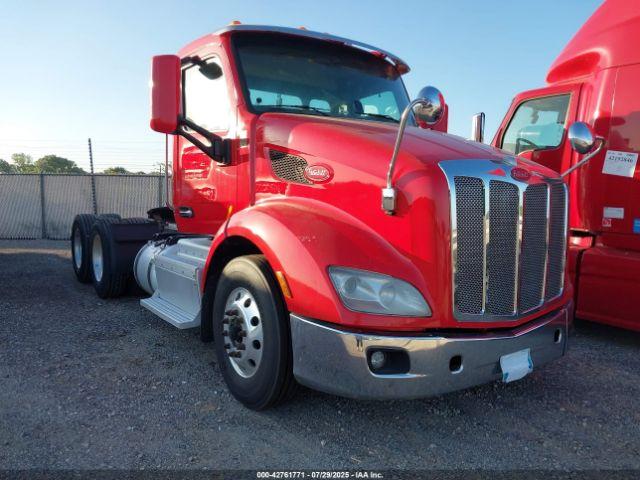  Salvage Peterbilt 579