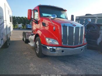  Salvage Peterbilt 579
