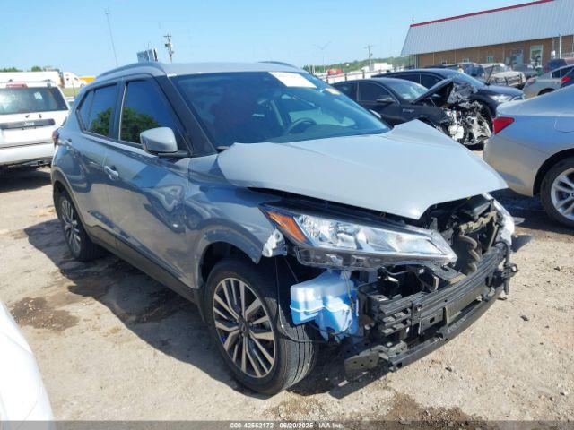  Salvage Nissan Kicks