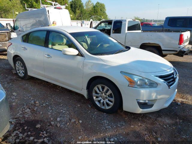  Salvage Nissan Altima