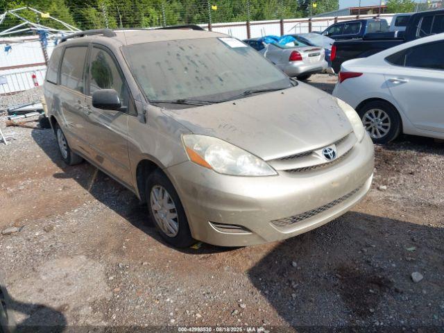  Salvage Toyota Sienna
