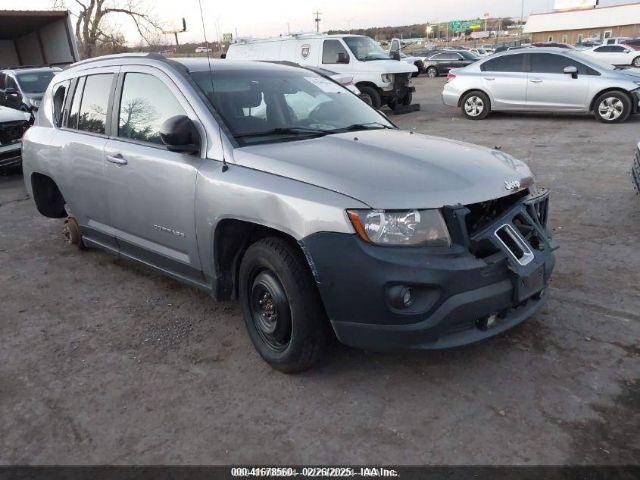  Salvage Jeep Compass