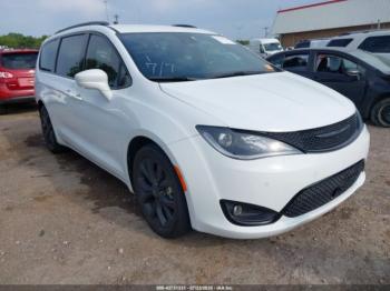  Salvage Chrysler Pacifica