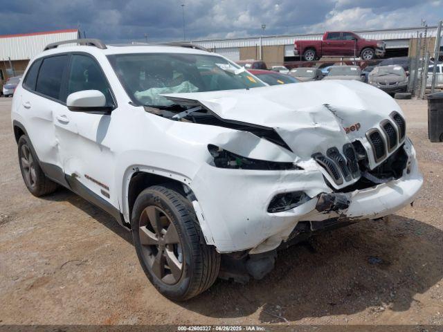  Salvage Jeep Cherokee