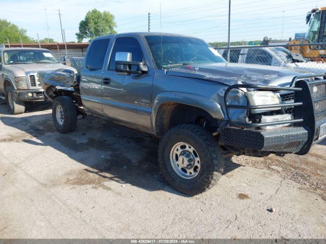  Salvage Chevrolet Silverado 2500