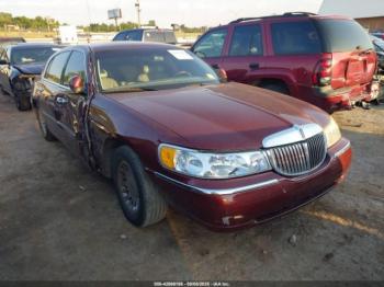  Salvage Lincoln Towncar