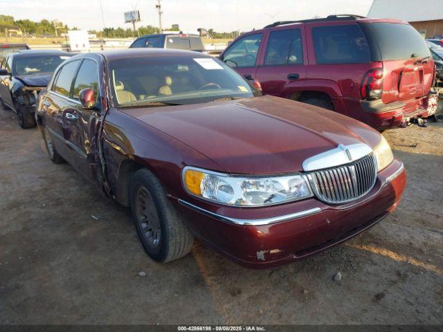  Salvage Lincoln Towncar