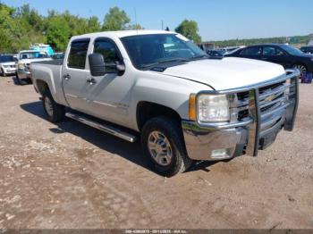  Salvage Chevrolet Silverado 2500