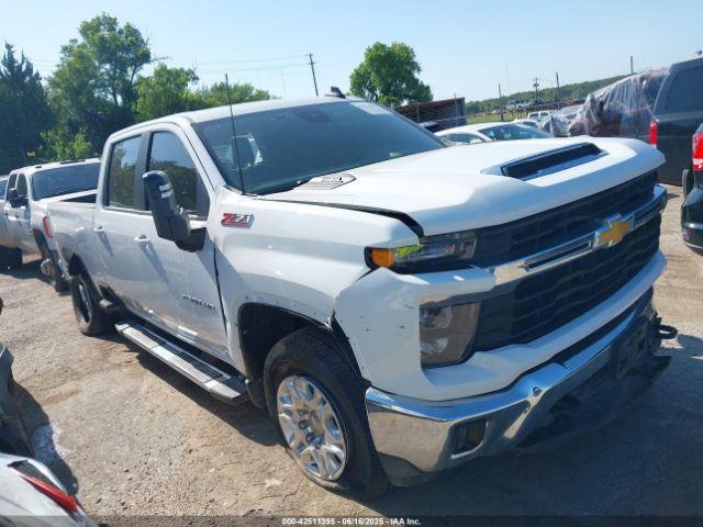  Salvage Chevrolet Silverado 2500