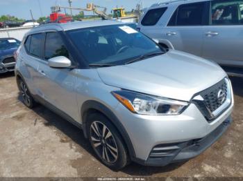  Salvage Nissan Kicks