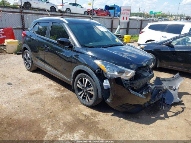  Salvage Nissan Kicks