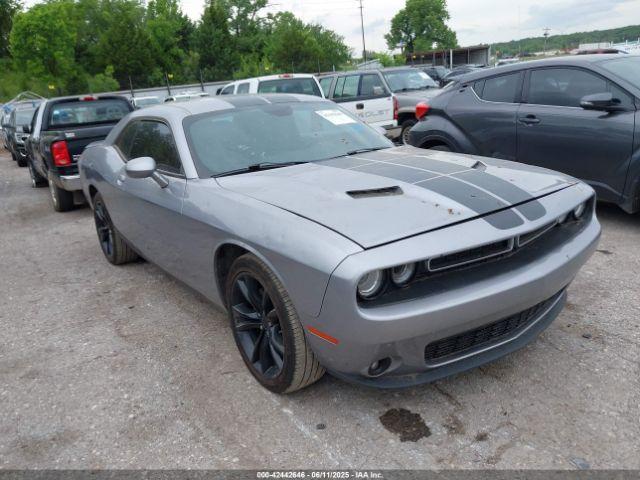  Salvage Dodge Challenger