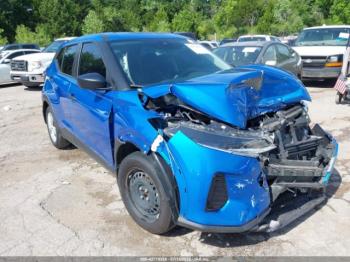 Salvage Nissan Kicks