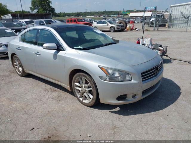  Salvage Nissan Maxima
