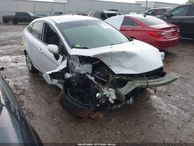  Salvage Ford Fiesta