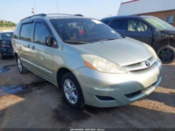  Salvage Toyota Sienna