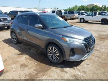  Salvage Nissan Kicks