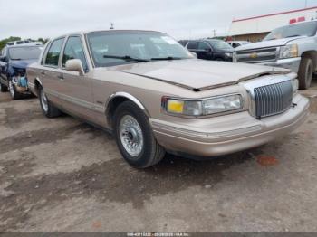  Salvage Lincoln Towncar