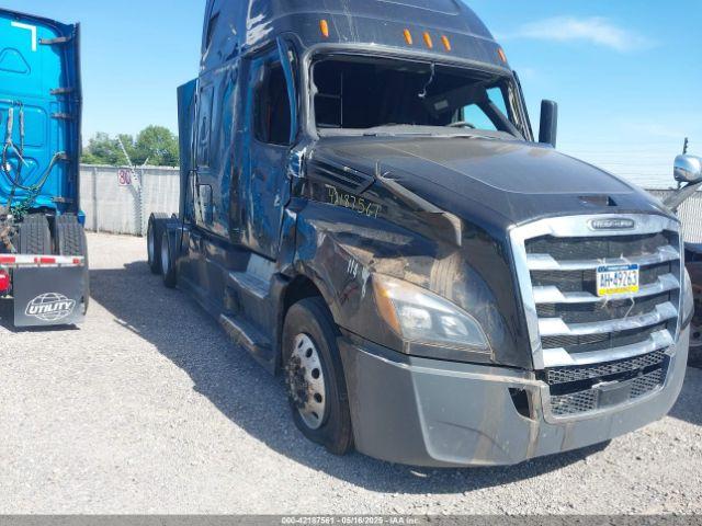  Salvage Freightliner New Cascadia 126