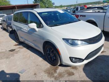  Salvage Chrysler Pacifica