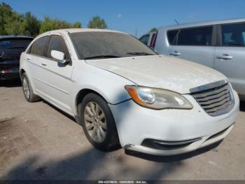  Salvage Chrysler 200