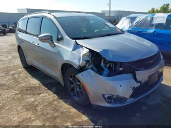  Salvage Chrysler Pacifica
