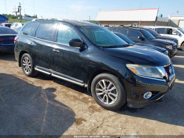  Salvage Nissan Pathfinder